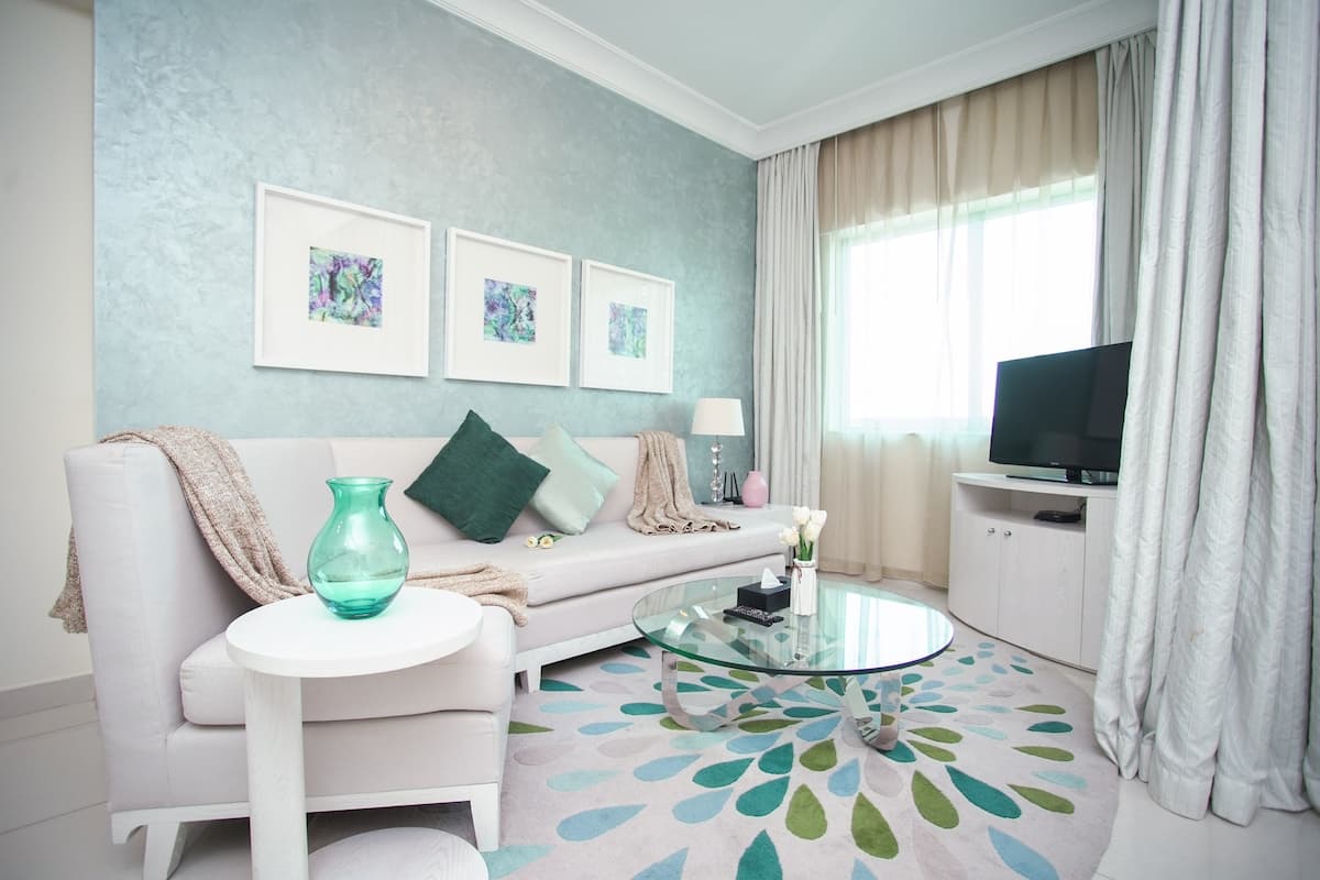 1 Bedroom Furnished Apartment — photo 6