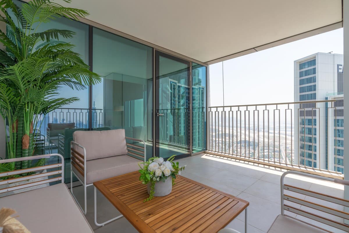 3 Bedroom Furnished Apartment | Downtown Views II — photo 2