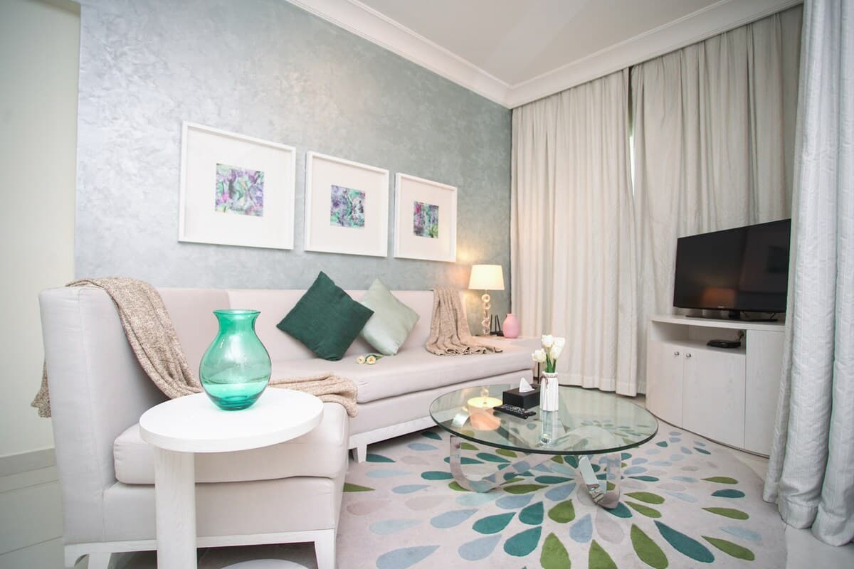 1 Bedroom Furnished Apartment — photo 2