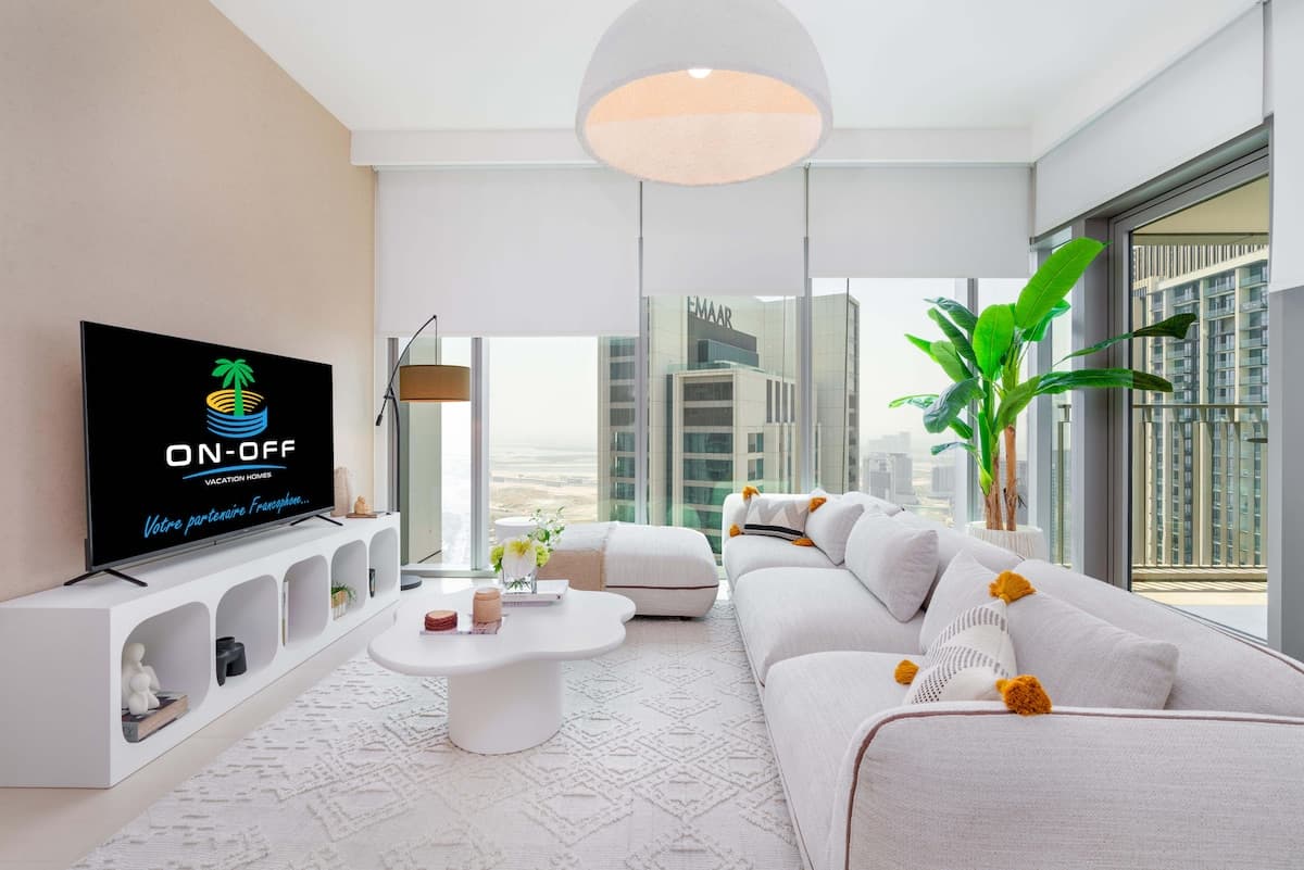 3 Bedroom Furnished Apartment | Downtown Views II — photo 6
