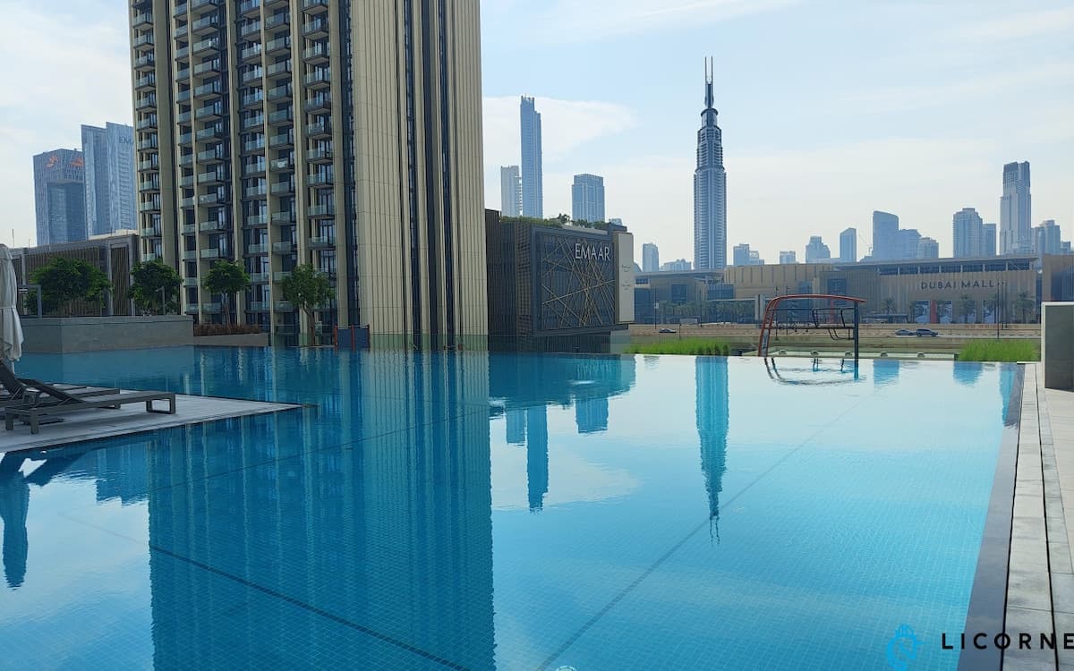 1 Bedroom Furnished Apartment with Skyline View | Downtown Views II — photo 2