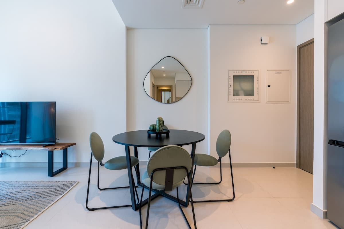 1 Bedroom Furnished Apartment — photo 7