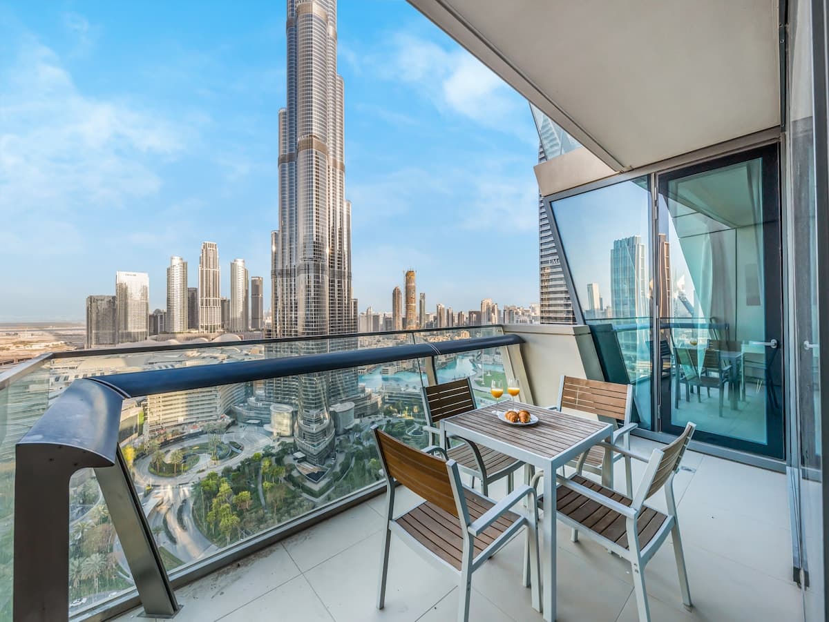 2 Bedroom Furnished Apartment with Burj Khalifa View | 30th Floor, Burj Vista — photo 2