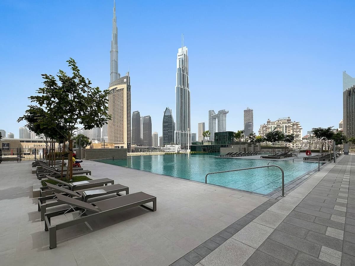 4 Bedroom Furnished Apartment | Downtown Views II · II — photo 3