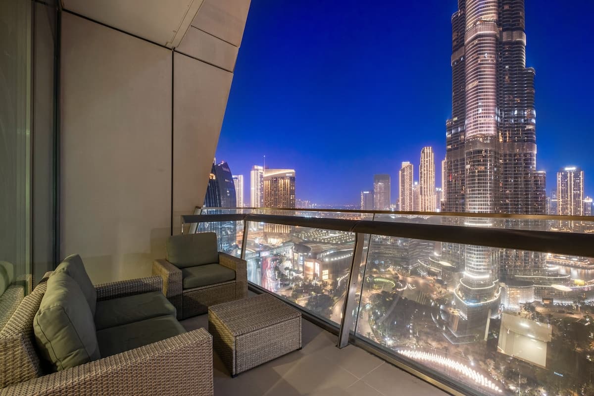 1 Bedroom Furnished Apartment with Burj Khalifa & Fountain View | Burj Vista