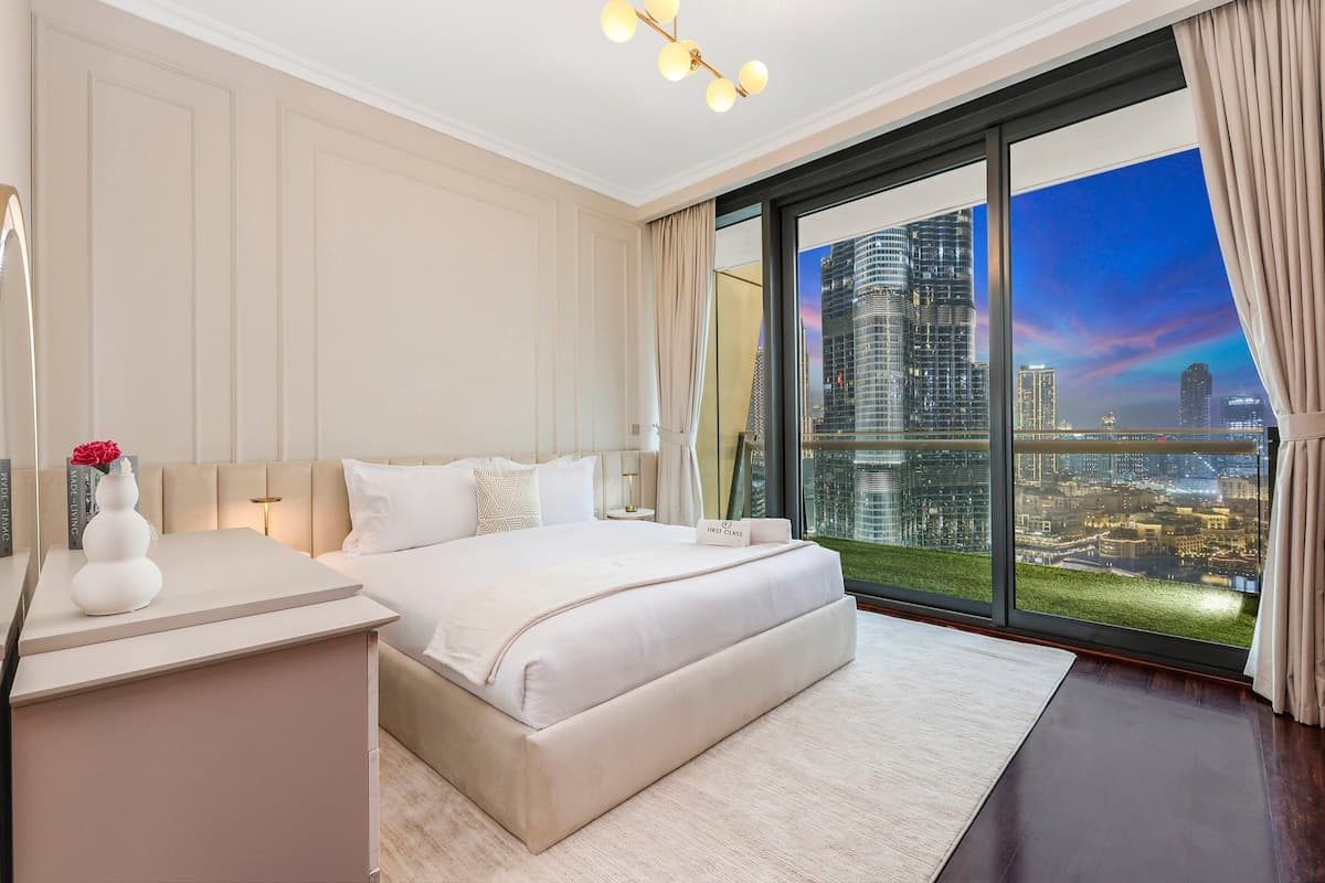 3 Bedroom Furnished Apartment with Burj Khalifa & Fountain View | Burj Vista — photo 3