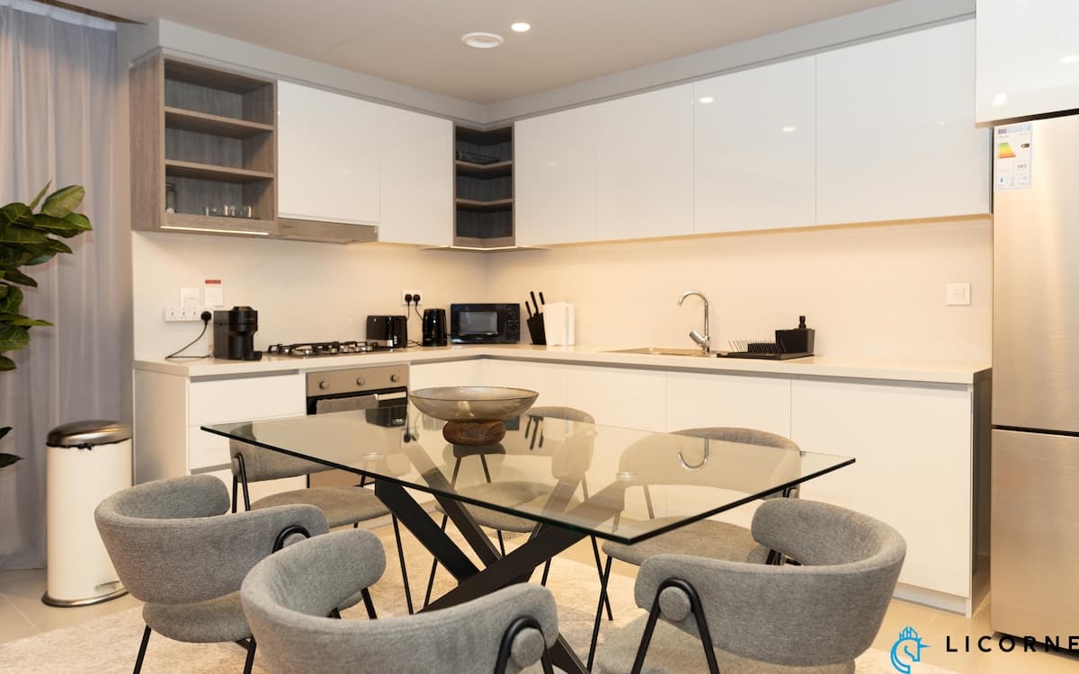 2 Bedroom Furnished Apartment | Downtown Views II — photo 3