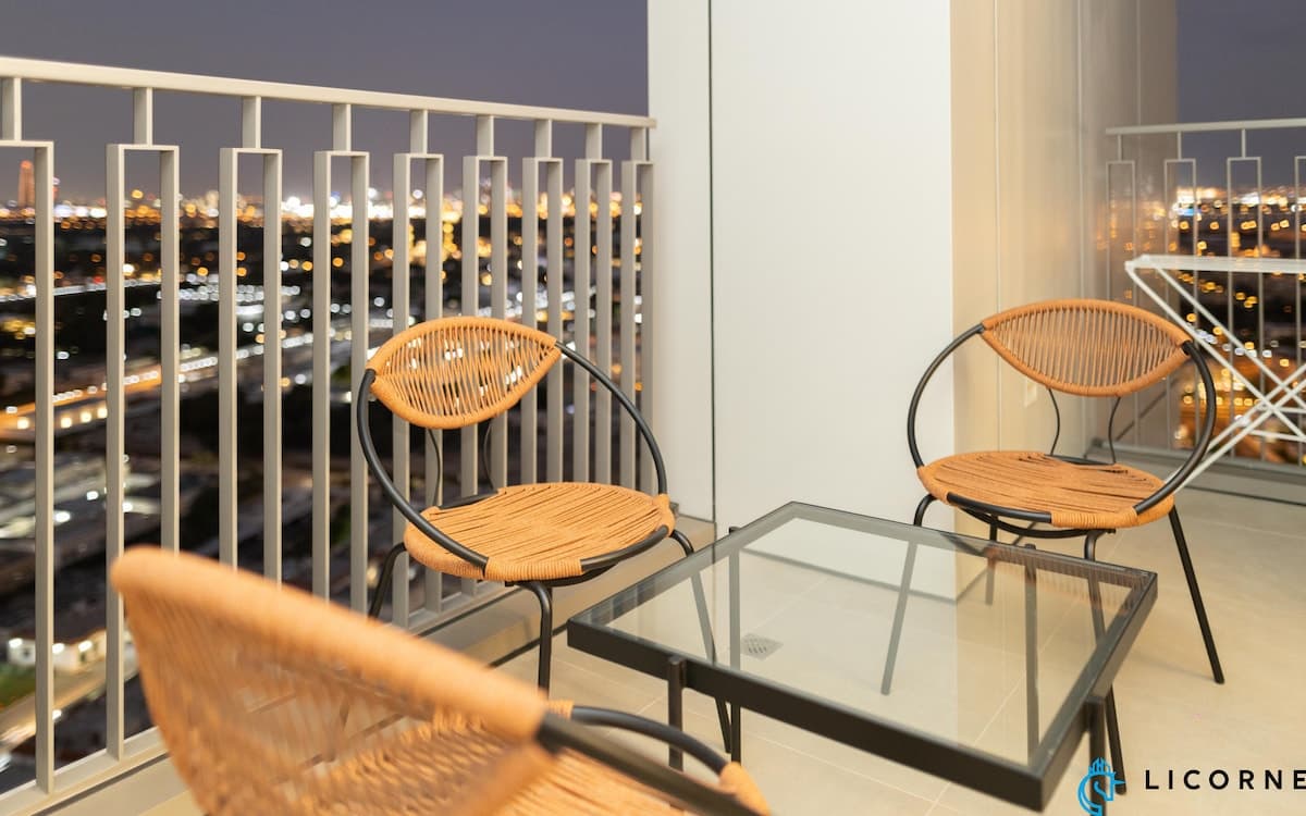 2 Bedroom Furnished Apartment | Downtown Views II — photo 6