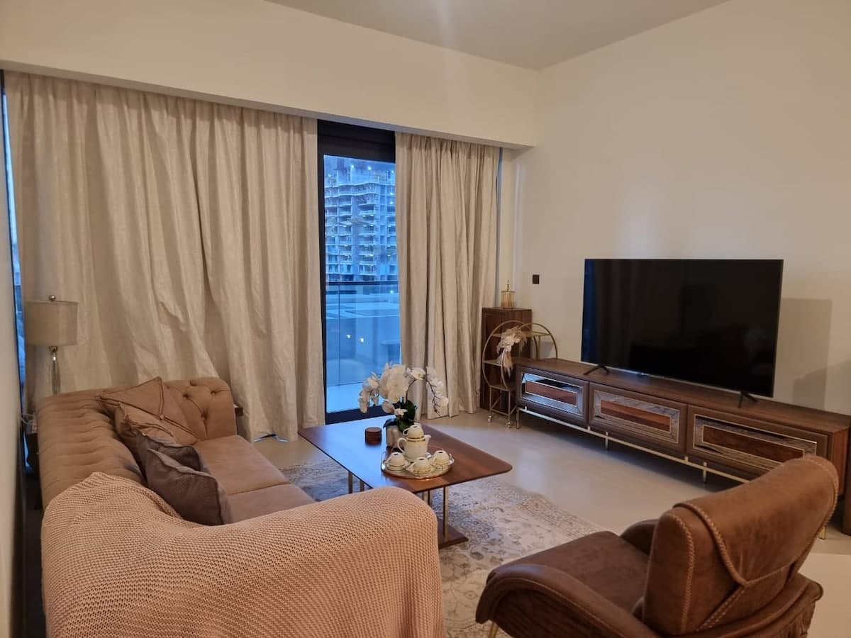 2 Bedroom Furnished Apartment | Act One / Act Two — photo 2