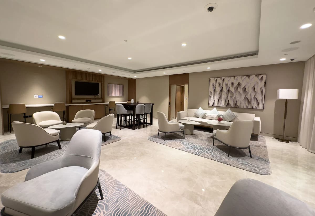 2 Bedroom Furnished Apartment | Act One / Act Two — photo 2