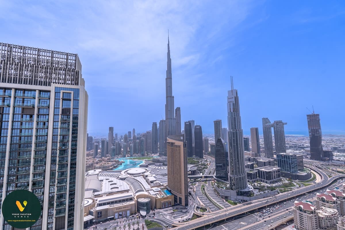 4 Bedroom Furnished Apartment | Downtown Views II · II