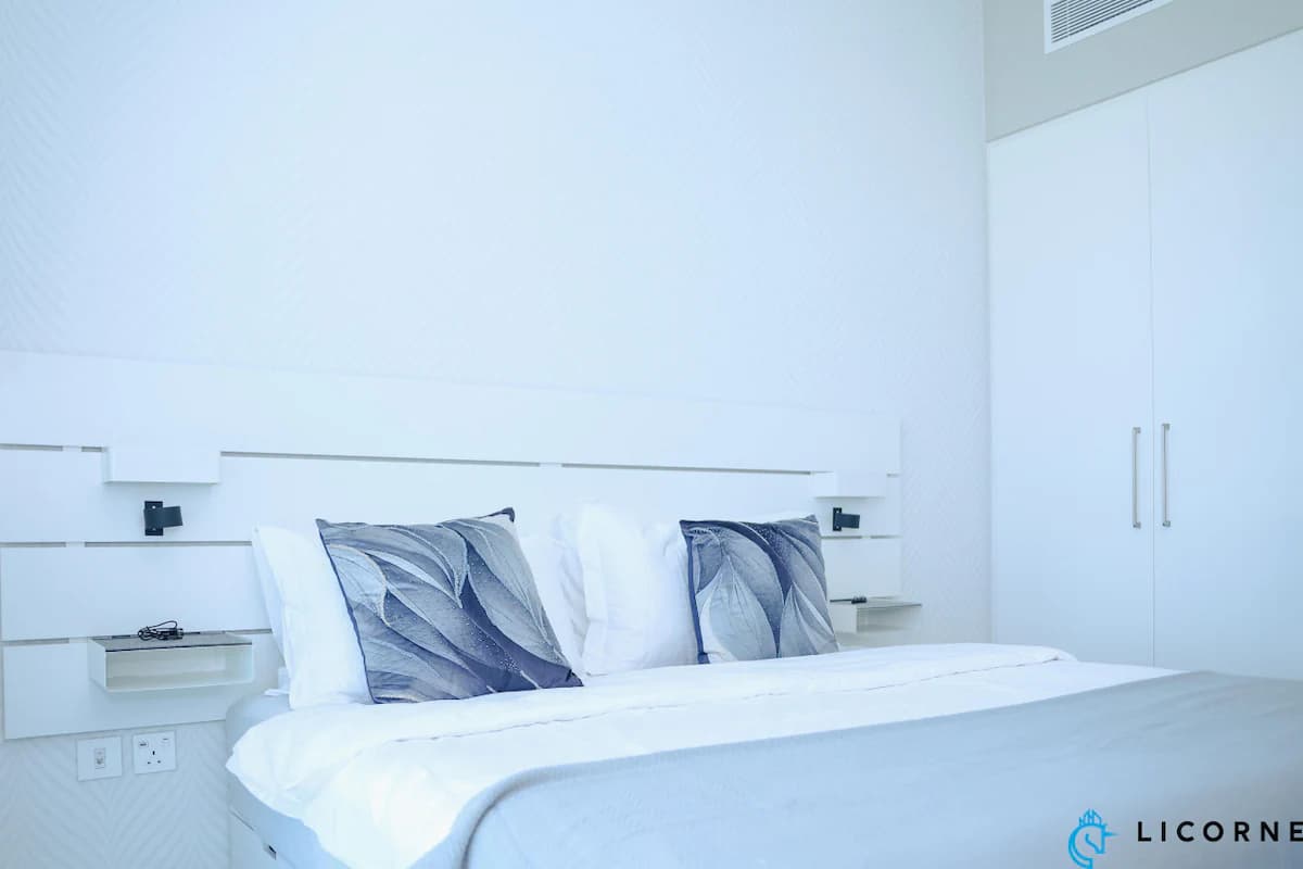 1 Bedroom Furnished Apartment with Skyline View | Downtown Views II — photo 5