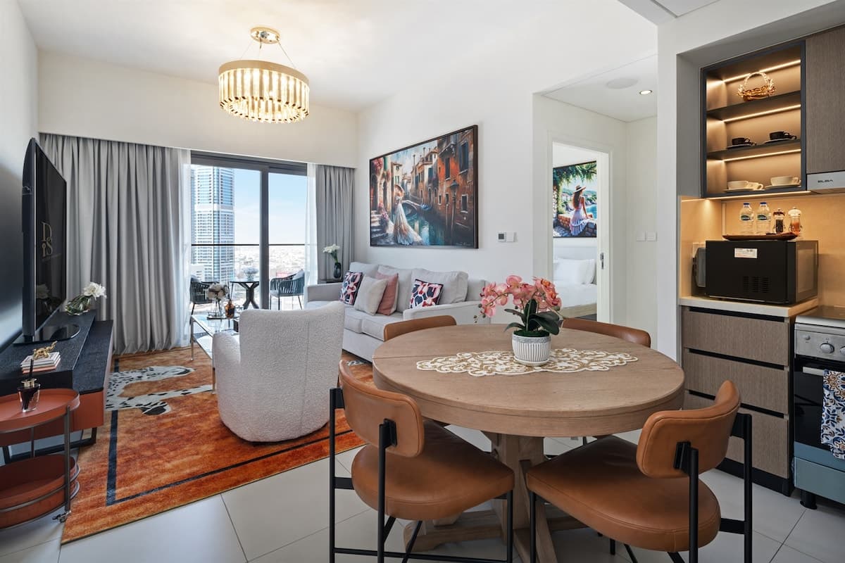 1 Bedroom Furnished Apartment | Burj Crown — photo 2