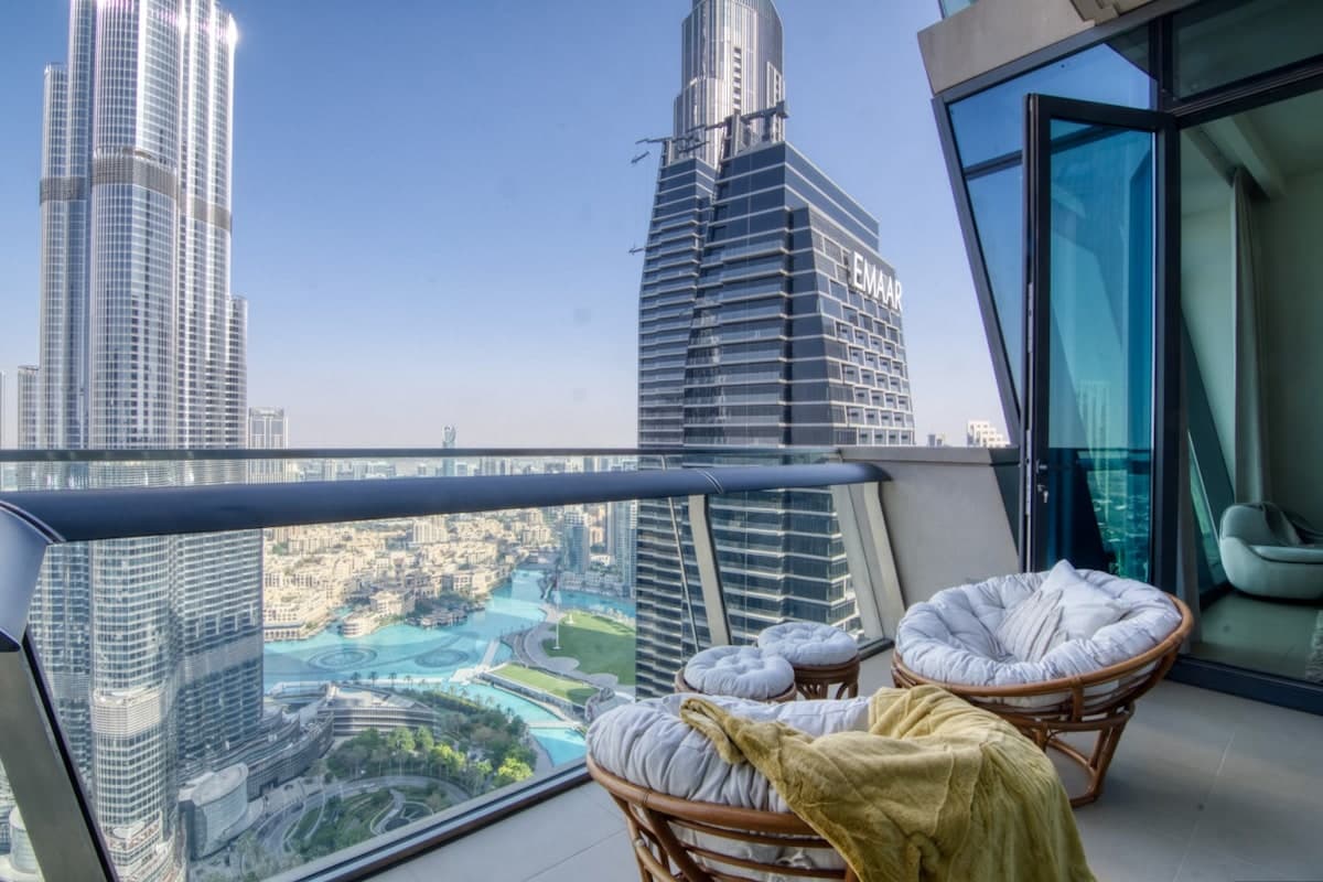 3 Bedroom Furnished Apartment | Burj Vista ยท III