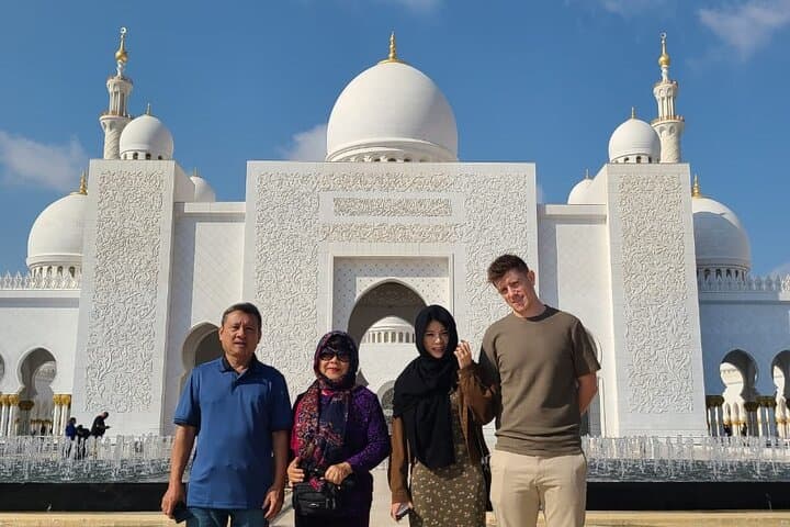 Abu Dhabi layover transit tour with private transfer — Adventure things to do in Abu Dhabi
