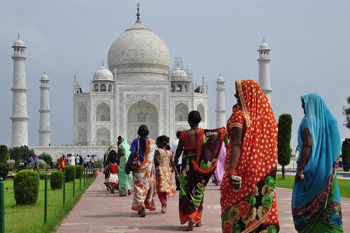 Taj Mahal and Agra day trip from Ahmedabad by flight, Ahmedabad