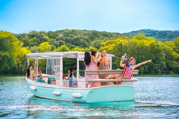 Private one-hour Duffy cruise on Lake Austin, Austin