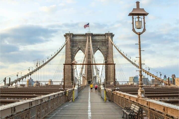 Brooklyn Bridge walking tour with a local guide, Brooklyn