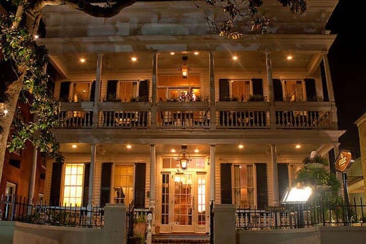 Customisable haunted history walking tour of Charleston, Charleston