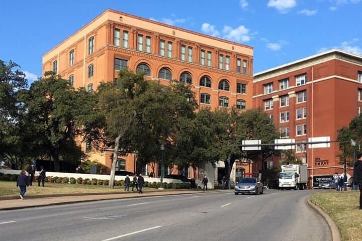 JFK assassination tour in Dallas with Oswald's rooming house, Dallas