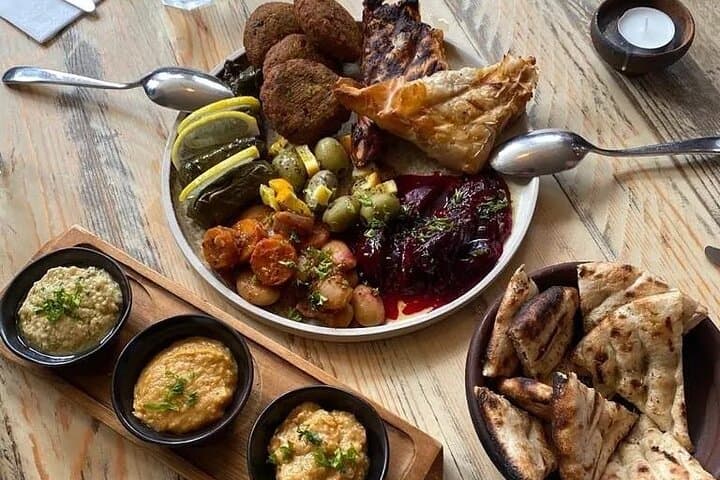Harrogate Food & History Tour with local guide, Leeds