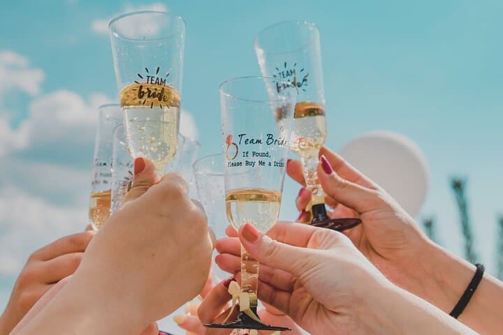 Bachelorette wine tasting tour in Verde Valley, Scottsdale