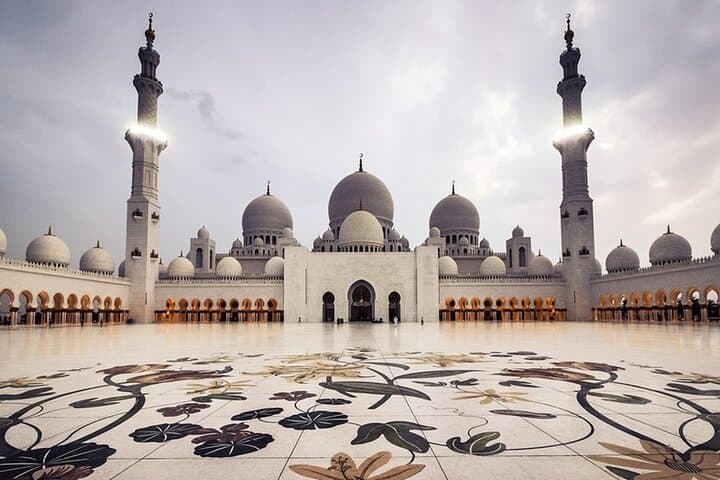 Dubai to Abu Dhabi city tour including Sheikh Zayed Grand Mosque — Cultural & heritage things to do in Umm Al Quwain